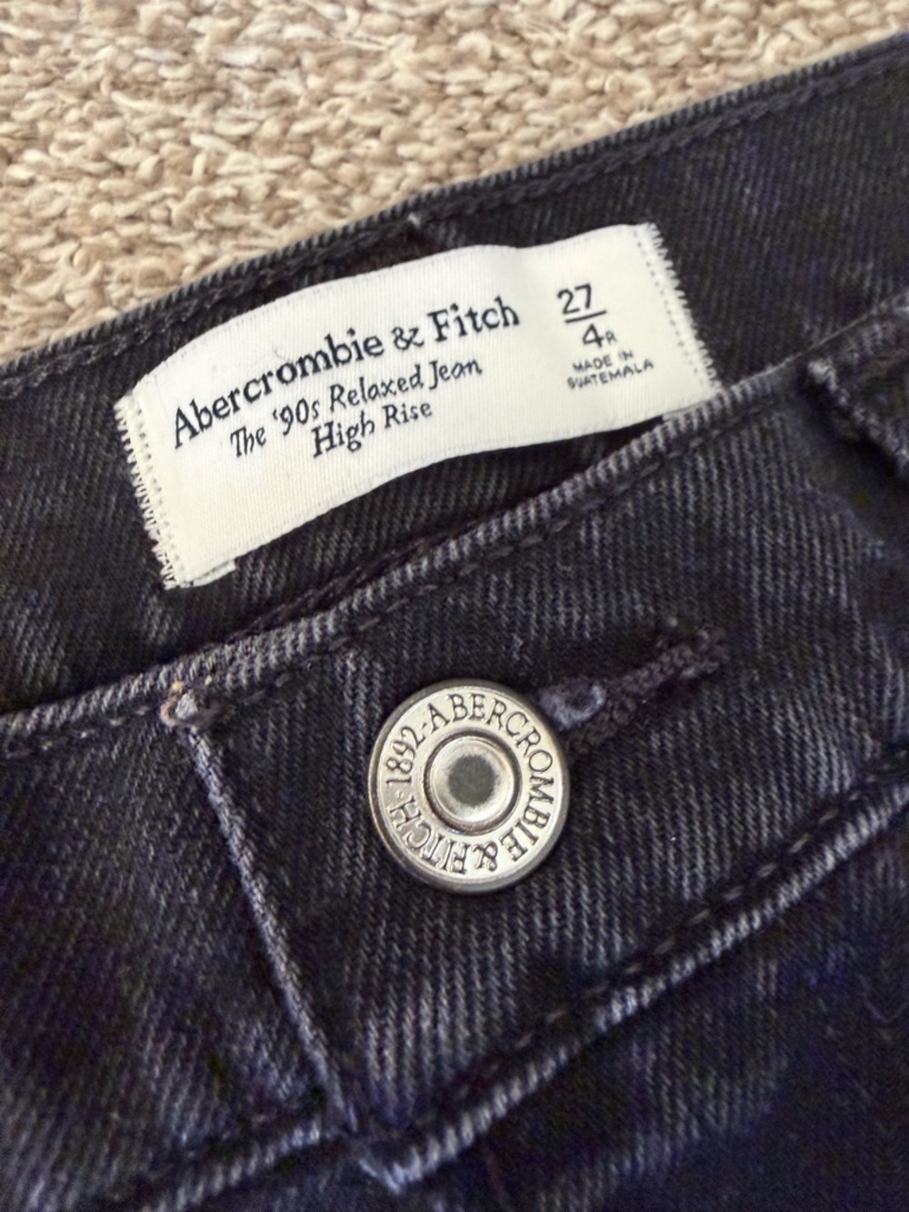 Abercrombie Women’s Distressed 90s High Rise Relaxed Black Jeans - Picture 5 of 8